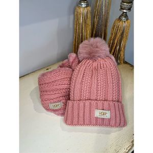 UGG 2pc hat & scarf set